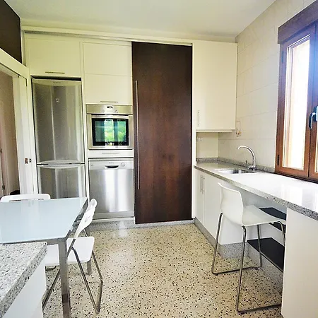 Galihost - Casa Con Jardin En *