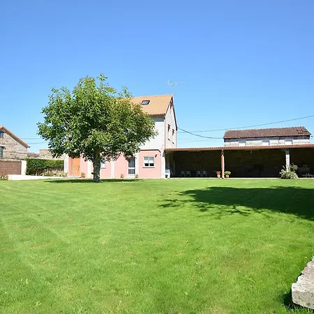 Galihost - Casa Con Jardin En